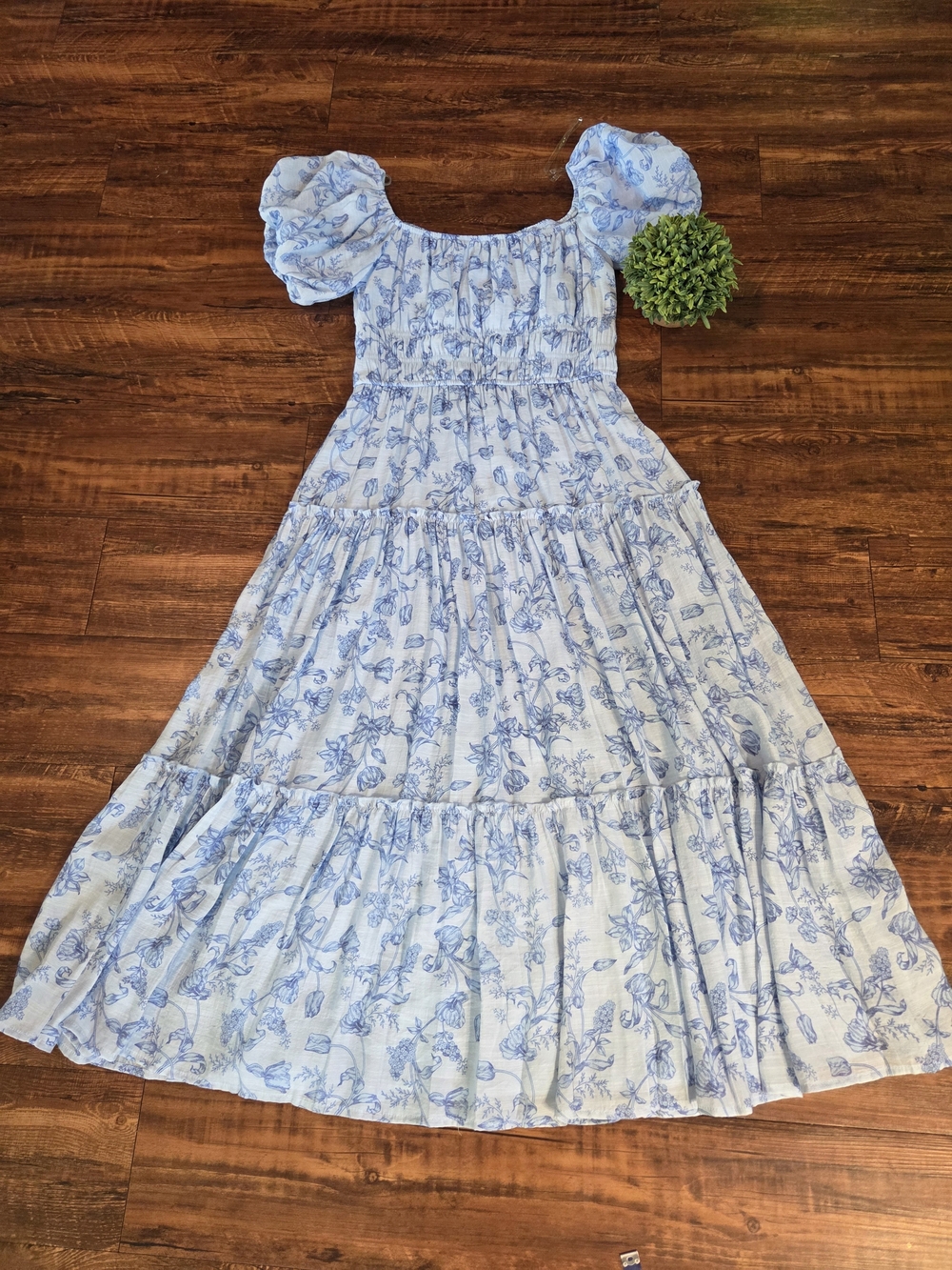 Trixxi Women's Floral Maxi Dress Size M  NWT